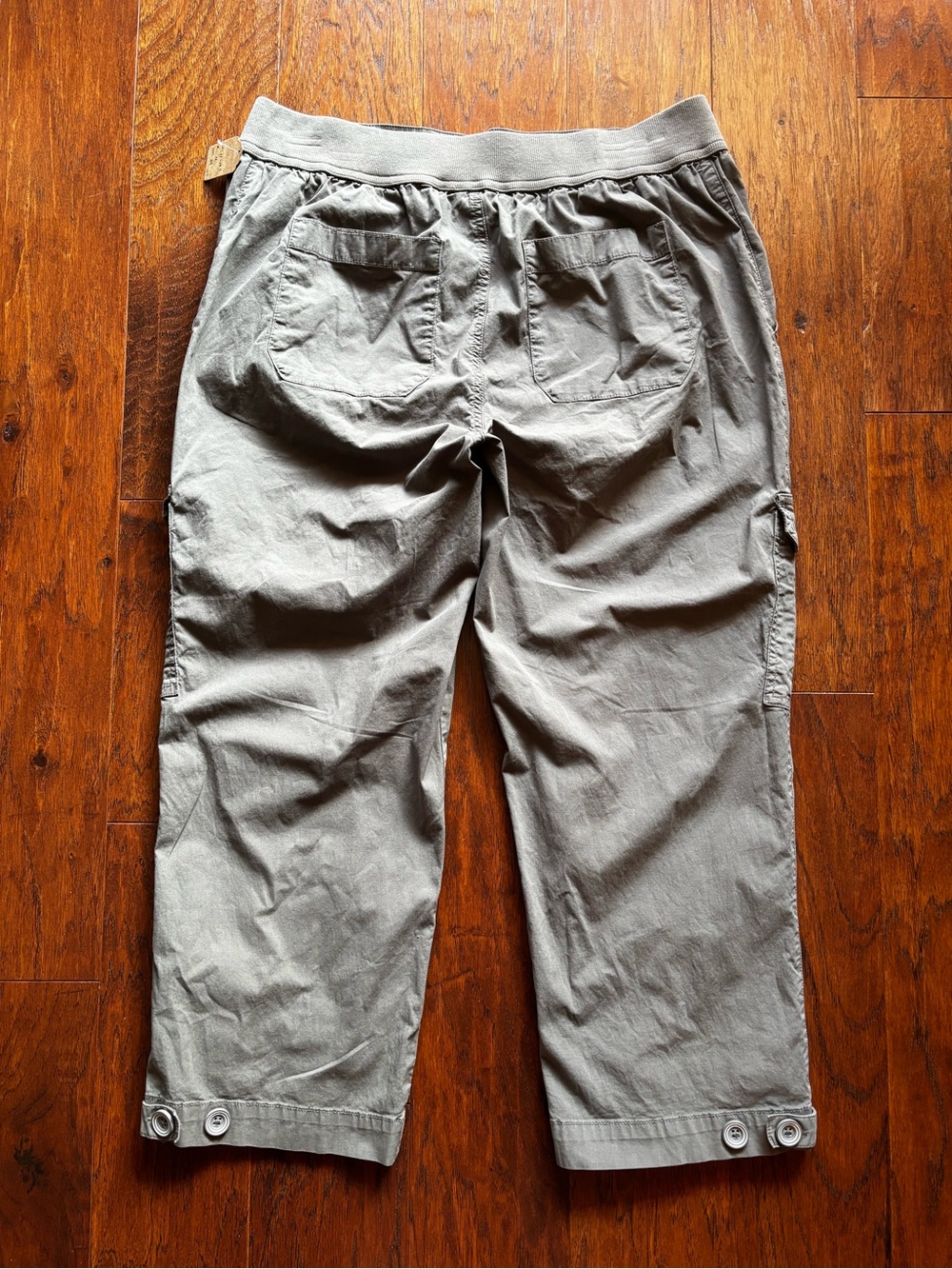 Soft Surroundings Olive Green Cropped Cargo Pants | Size M | Cotton Utility - Picture 3 of 11